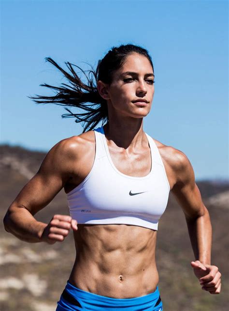 Allison Stokke: How a Single Photo Made Her a。